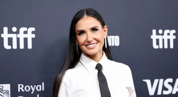 Demi Moore Teeth: Dental Implants and Veneers