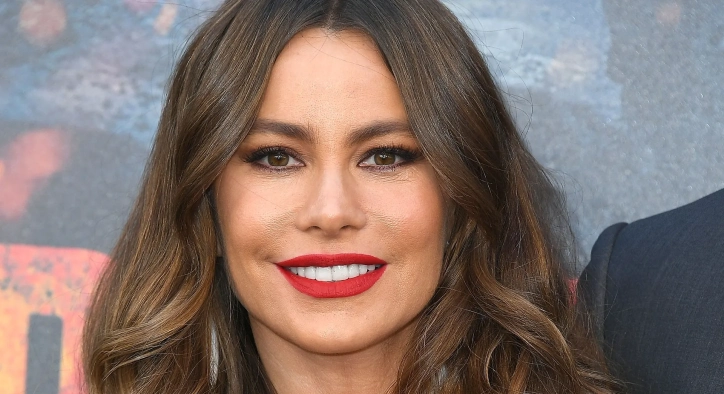 Sofia Vergara Teeth: Veneers & Dental Makeover